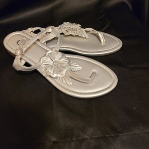 Women’s Cato Silver Sandals Size 9W